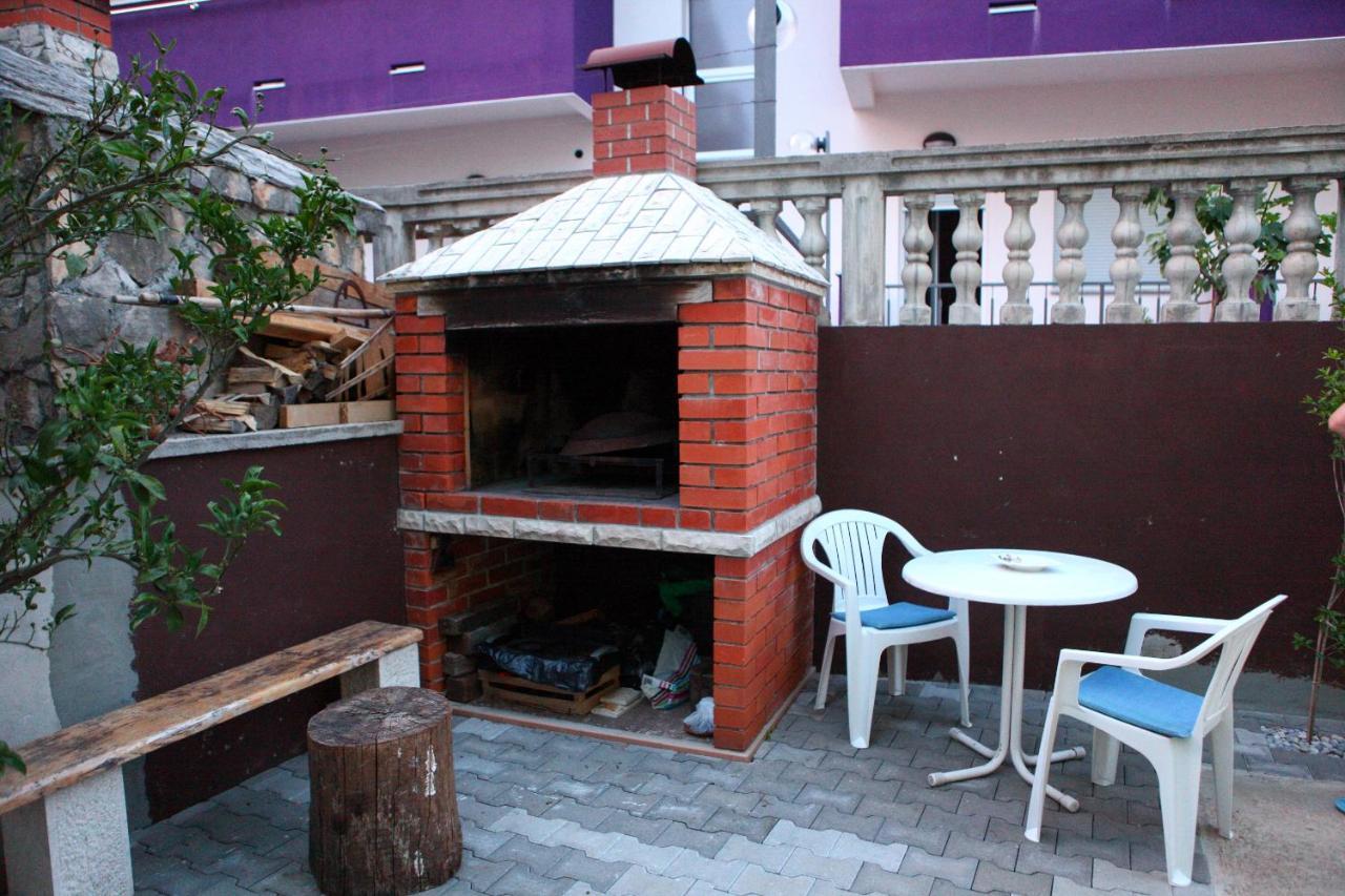 Apartmani Andrej Vodice ヴォディツェ エクステリア 写真