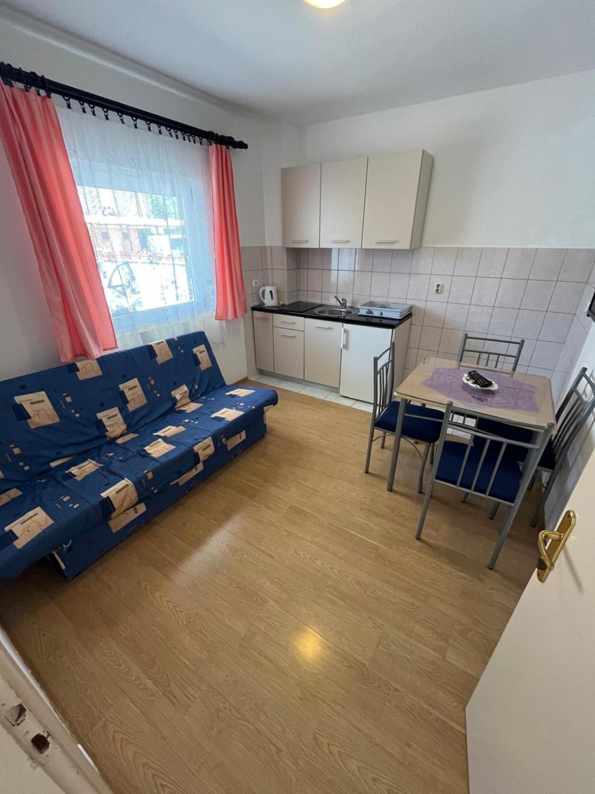 Apartmani Andrej Vodice ヴォディツェ エクステリア 写真